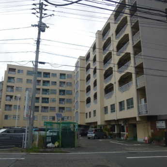 衣山駅前マンションの画像