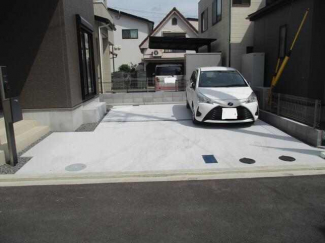 駐車場も充分２台は余裕で停めれます