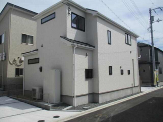 外観も白基調で綺麗です