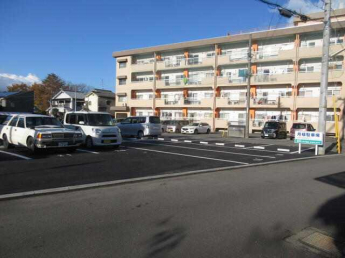 東温市横河原の駐車場の画像