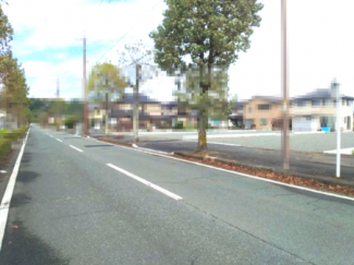 【前面道路含む現地写真】