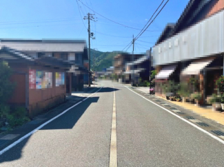 【前面道路含む現地写真】