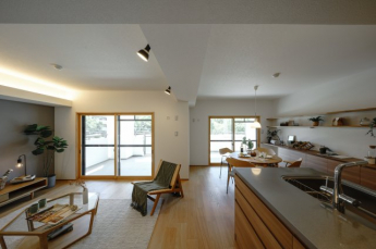 【居間・リビング】