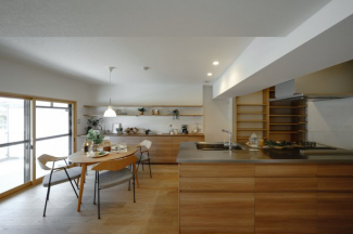 【居間・リビング】