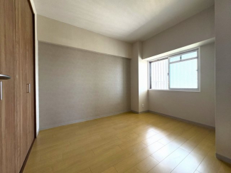 ゆったりした洋室です♪