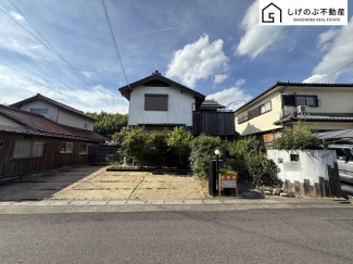 二世帯住宅にオススメ♪
家庭菜園やガーデンニングに最適なお庭
駐車3台可！