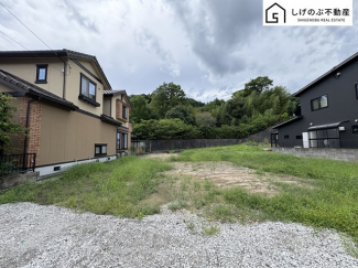 約87坪
広々とした土地
平坦・更地
石部小学校まで徒歩7分！
徒歩圏内にスーパーやコンビニエンスストアが充実しているので買い物にとても便利です♪