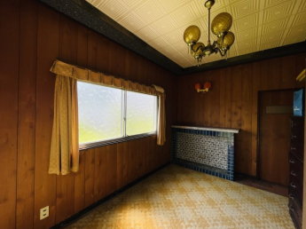 落ち着いた色調の洋室です