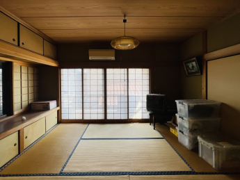 和室ならではの温かな和の空間で寛ぎの時間を過ごせます