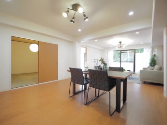 【居間・リビング】