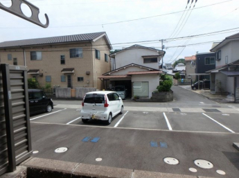 【駐車場】