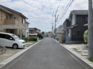 【前面道路含む現地写真】
