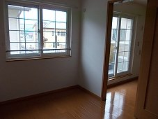 明るい色調の室内です