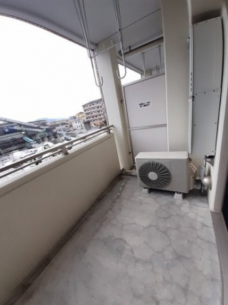 落ち着いた時間を過ごせるバルコニーです