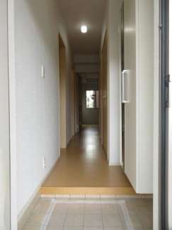 シンプルで使いやすい玄関です