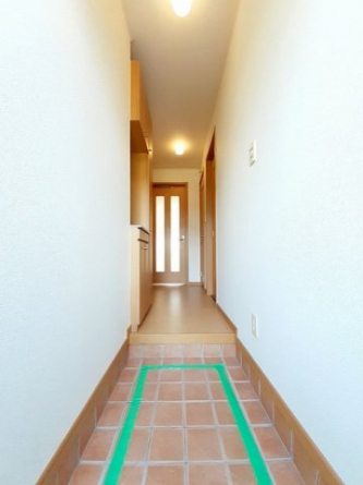 収納もある玄関です