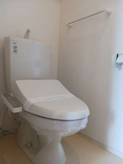 コンパクトで使いやすいトイレです