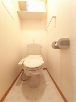 清潔感のあるトイレです