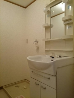 コンパクトで使いやすい洗面所