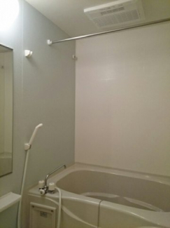 ゆったり過ごせるお風呂です
