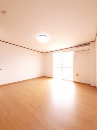 明るい色調の室内です