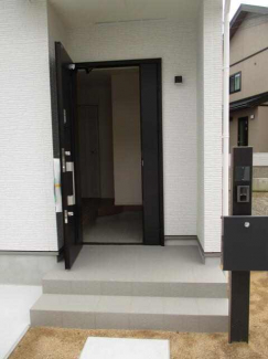 清潔感のある玄関です