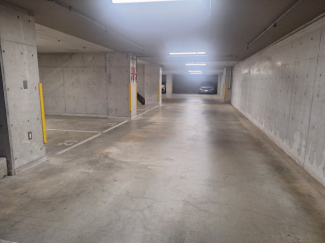 地下駐車場は平面式