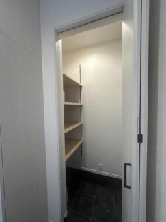 玄関横の土間収納