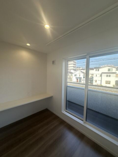 ２階のバルコニー前にはドライルーム