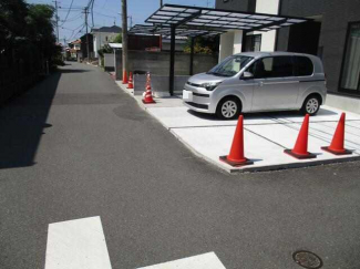 ゆったり２台停めれます