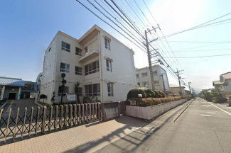 松山市立余土小学校まで1700m