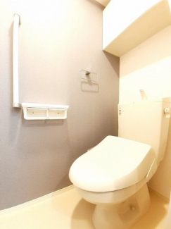 ゆったりとした空間のトイレです
