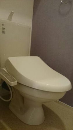 コンパクトで使いやすいトイレです
