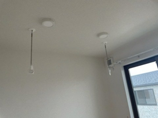 暖かな日差しのふりそそぐバルコニー