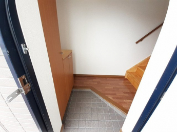 明るい玄関です