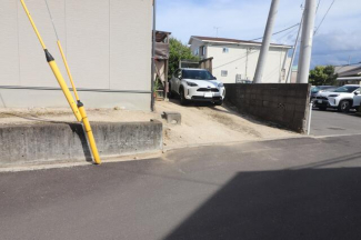 普通車も停められる駐車スペースです♪