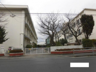 松山市立雄郡小学校まで679m