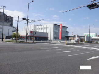 愛媛銀行雄郡支店まで690m