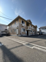 松山市正円寺３丁目のアパートの画像