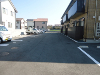 【駐車場】