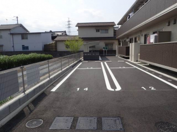 【駐車場】
