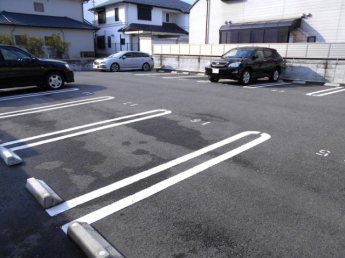 【駐車場】