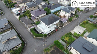 建築条件なし
約90坪
平坦・角地
前面道路　約6.9ｍ