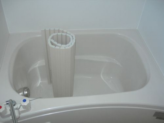 コンパクトで使いやすいお風呂です