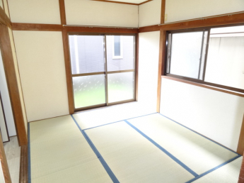 2面採光で明るい和室６帖！