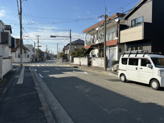 【前面道路含む現地写真】