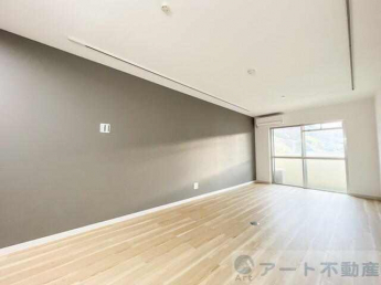 松山市平田町の事務所の画像