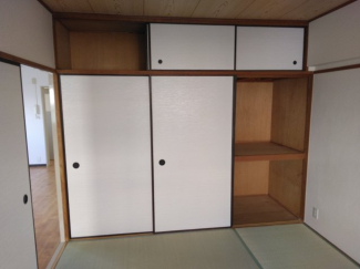 北側和室の広ーい押入れです