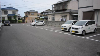 【駐車場】