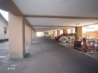 【駐車場】